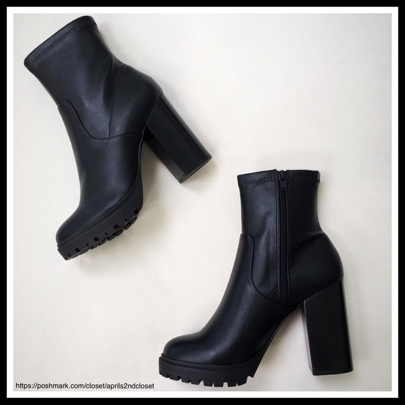 STEVE MADDEN BLACK STRETCH HEELED BOOTS - Picture 3 of 7